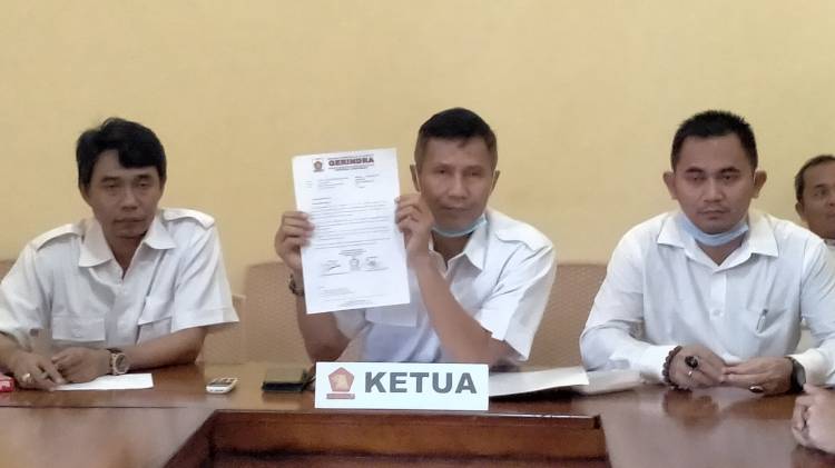 CuplikCom-Ketua-DPC-Gerindra-Indramayu-Pastikan-SK-DPP-Yang-Beredar-Itu-Palsu-24022021165300-IMG20210224104028.jpg