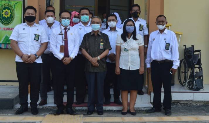 CuplikCom-Ketua-Pengadilan-Tinggi-Bandung-Tinjau-Renovasi-Gedung-PN-Indramayu-09062021231346-IMG-20210609-WA0046.jpg