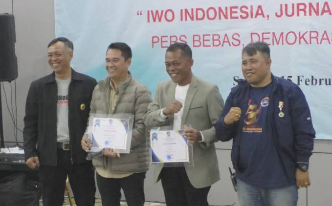 Ketum Iwo Indonesia NR Icang Rahardian SH, Hadiri Malam Penganugrahan IWO-I AWARD 2023 Di subang CuplikCom-Ketum-Iwo-Indonesia-NR-Icang-Rahardian-SH,-Hadiri-Malam-Penganugrahan-IWO-I-AWARD-2023-Di-Kota-Subang-16022023125256-IMG-20230216-WA0032.jpg