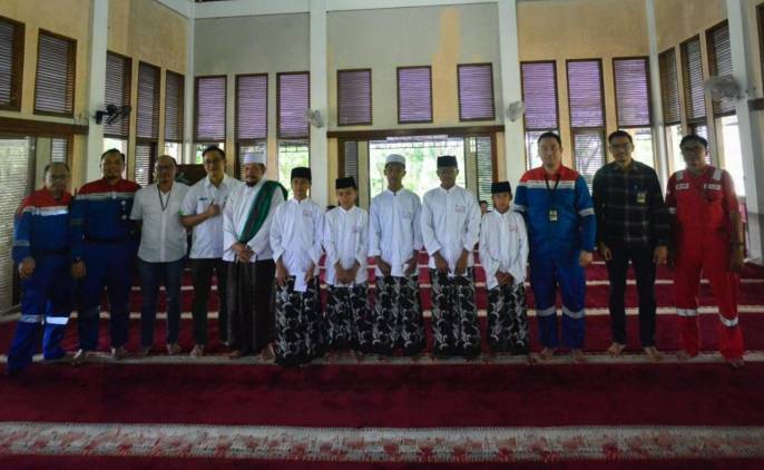 Kilang Balongan Gelar Doa Bersama dan Santunan Anak Yatim, Awali Pekerjaan Vital Overhaul 2025 CuplikCom-Kilang-Balongan-Gelar-Doa-Bersama-dan-Santunan-Anak-Yatim,-Awali-Pekerjaan-Vital-Overhaul-2025-01112025120808-IMG-20251101-WA0027.jpg