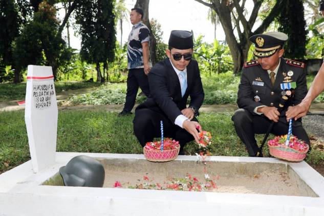CuplikCom-Kodim-0421LS-Gelar-Ziarah-Nasional-di-TMP-Kusuma-Bangsa-Peringati-HUT-ke-80-TNI-03102025112015-IMG-20251003-WA0003.jpg