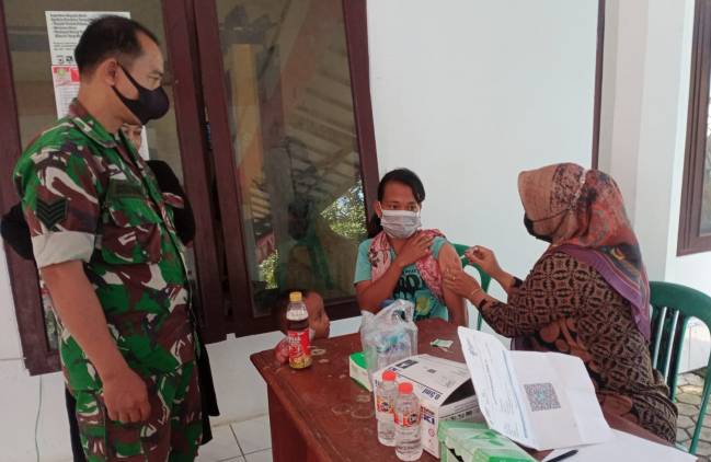 Kodim 0616/Indramayu Genjot Vaksinasi Pantang Kendur CuplikCom-Kodim-0616Indramayu-Genjot-Vaksinasi-Pantang-Kendur-03122021100856-IMG_20211203_100615.jpg