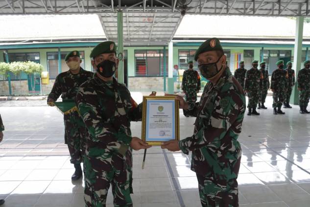CuplikCom-Kodim-0616Indramayu-Lakukan-Pelepasan-dan-Penyerahan-Jabatan-Danramil-Karangampel-08112021230358-IMG-20211108-WA0030.jpg