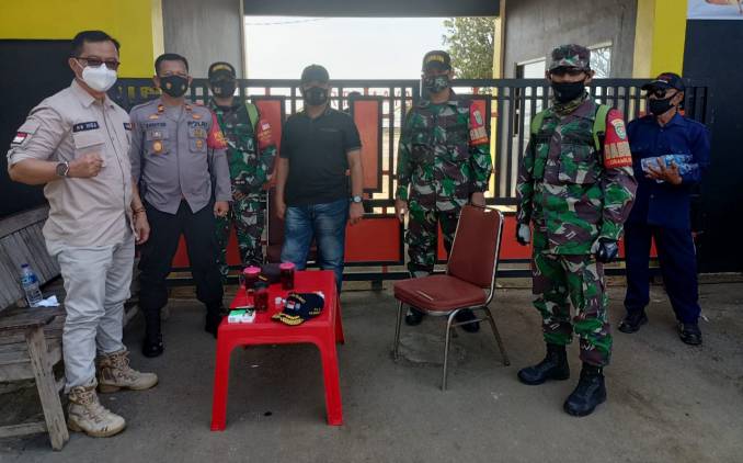 CuplikCom-Kodim-0616Indramayu-Lakukan-Sosialisasi-Pencegahan-Penyebaran-Covid-19-14052021182525-IMG_20210514_181954.jpg