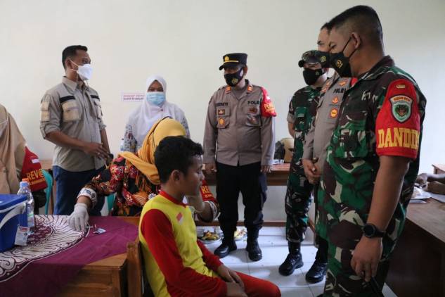 CuplikCom-Kolaborasi-TNI-dan-Nakes-Percepat-Vaksinasi-Anak-11012022091023-IMG-20220111-WA0011.jpg