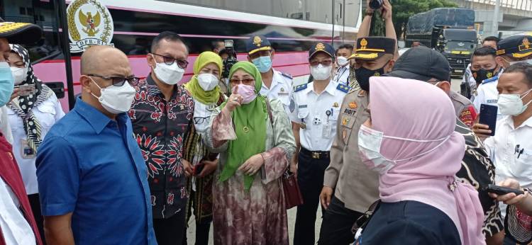 CuplikCom-Komisi-V-DPR-RI-Syarif-Abdullah-Mengapresiasi-Layanan-dan-Fasilitas-Penyeberangan-Dipelabuhan-Merak-08052021142806-IMG-20210508-WA0032.jpg
