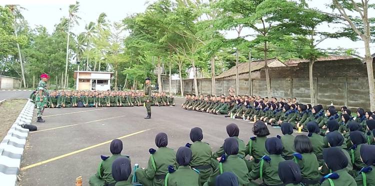 Koramil 421-03/Pnh, Berikan Wawasan Kebangsaan Serta Bela Negara kepada Siswa Siswi SMA Kebangsaan CuplikCom-Koramil-421-03Pnh,-Berikan-Wawasan-Kebangsaan-Serta-Bela-Negara-kepada-Siswa-Siswa-SMA-Kebangsaan-24112022111537-IMG-20221124-WA0007.jpg