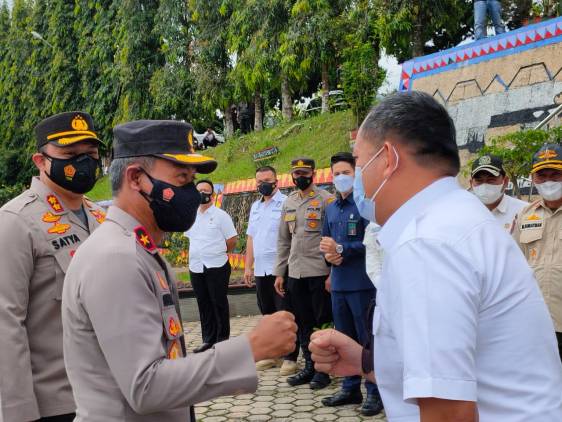 CuplikCom-Kunjungan-Waka-Polda-Lampung-Ke-Tanggamus-Memantau-Gerai-Vaksinasi-Penanganan-Covit--19-27102021232614-IMG-20211027-WA0087.jpg