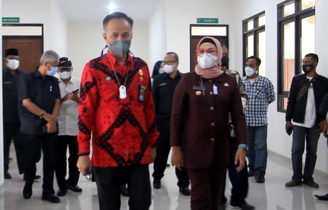 CuplikCom-Kunjungi-Gedung-Baru-PN-Indramayu,-Nina-Agustina-Gedungnya-Keren-30122021142216-IMG_20211230_141857.jpg