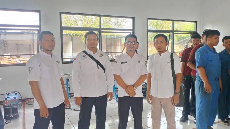 LSP SMKN 1 Losarang Indramayu Asesmen Siswa Purwakarta, Siap Masuk Dunia Industri CuplikCom-LPS-SMKN-1-Losarang-Indramayu-Asesmen-Siswa-Purwakarta,-Siap-Masuk-Dunia-Industri-02062025151431-IMG-20250602-WA0000.jpg
