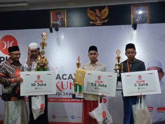 CuplikCom-Lomba-Baca-Kitab-Kuning-Tingkat-Jabar,-Utusan-PKS-Indramayu-Raih-Juara-3-26122022223235-IMG-20221226-WA0007.jpg