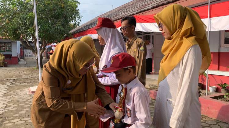 CuplikCom-Lomba-Beberes-Kelas-SDN-4-Balongan,-Asah-Kreativitas-dan-Bentuk-Karakter-Siswa-11082025135623-IMG_20250811_133404_321.jpg
