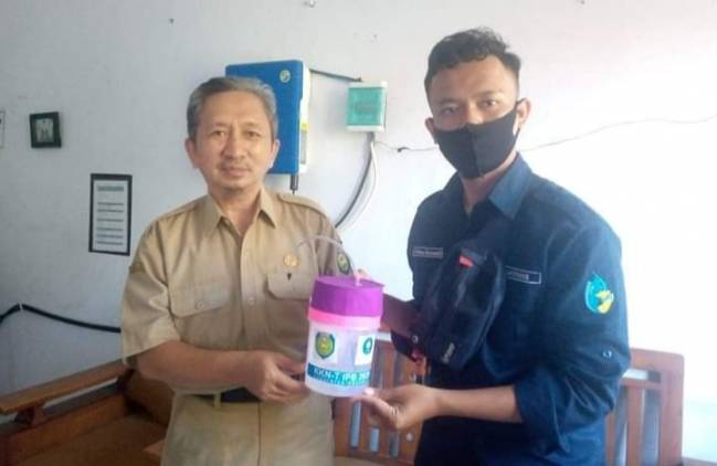 CuplikCom-Mahasiswa-IPB-Asal-Indramayu-Sukses-Ciptakan-Alat-Hand-Sanitizer-Steril-22082020162904-IMG_20200822_162232.jpg
