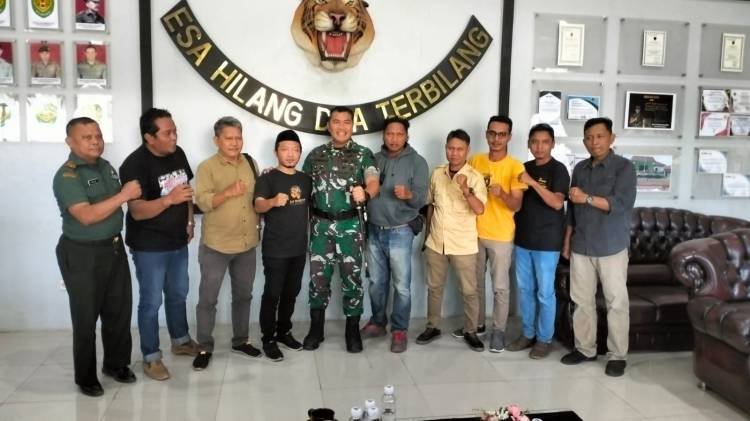 Membangun Indramayu Lebih Maju, IWO dan Kodim 0616 Perkuat Hubungan CuplikCom-Membangun-Indramayu-Lebih-Maju,-IWO-dan-Kodim-0616-Perkuat-Hubungan-23082024112505-IMG-20240823-WA0003.jpg