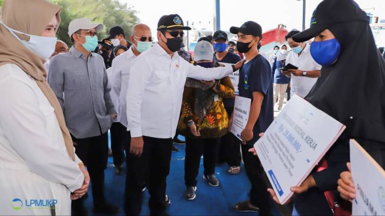 Menteri KKP Ingatkan Debitur Penerima Modal Usaha Tepat Waktu Bayar Cicilan CuplikCom-Menteri-KKP-Ingatkan-Debitur-Penerima-Modal-Usaha-Tepat-Waktu-Bayar-Cicilan-03052021232142-20210503_231311.jpg