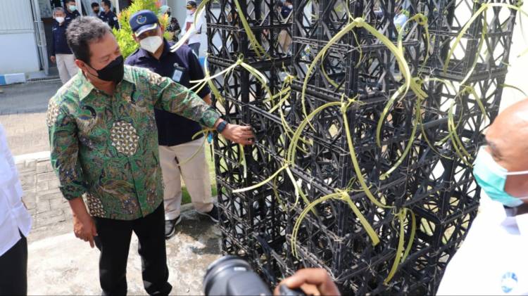CuplikCom-Menteri-Trenggono-Dukung-Inovasi-Alat-Tangkap-Ikan-Ramah-Lingkungan-30042021144928-20210430_144239.jpg