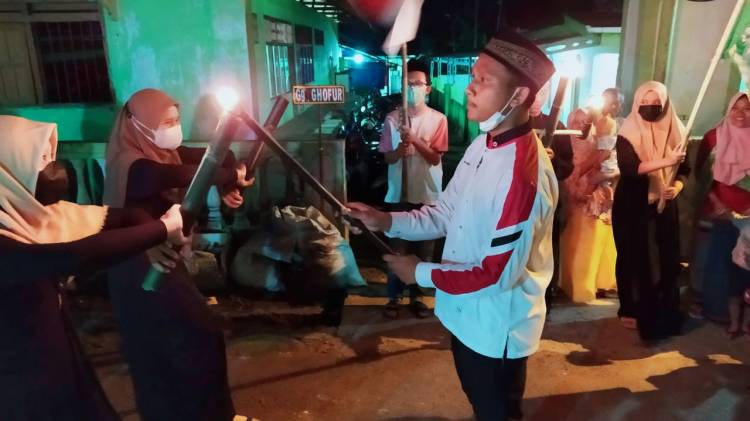 CuplikCom-Menyambut-Ramadhan-1442-H-Tahun-2021,Masyarakat-Kalianda-Lamsel-Gelar-Pawai-Obor-12042021130838-IMG-20210412-WA0029.jpg