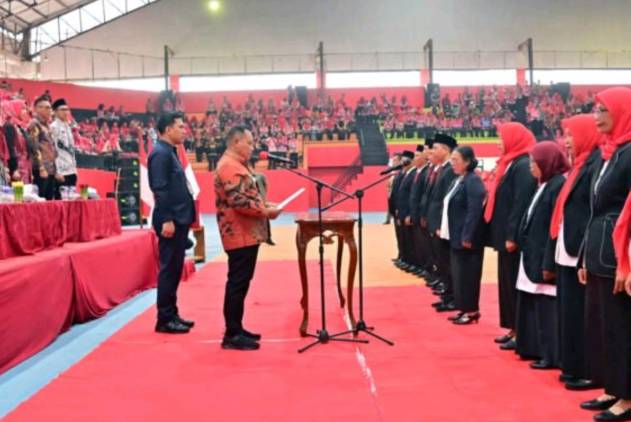 Nanang Ermanto Lantik 18 Pejabat Fungsional Guru di Kabupaten Lampung Selatan CuplikCom-Nanang-Ermanto-Lantik-18-Pejabat-Fungsional-Guru-di-Kabupaten-Lampung-Selatan-06092024163253-IMG_20240906_162808.jpg