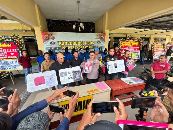 Operasi Jaran Lodaya, Polres Indramayu Amankan 16 Pelaku dan Barang Bukti Curian CuplikCom-Operasi-Jaran-Lodaya,-Polres-Indramayu-Amankan-16-Pelaku-dan-Barang-Bukti-Curian-22052024183652-IMG-20240522-WA0071.jpg