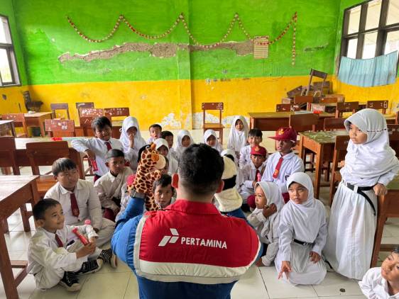 PEN 8.0, Pertamina Balongan Dorong Anak-Anak Berani Bermimpi untuk Masa Depan CuplikCom-PEN-80,-Pertamina-Balongan-Dorong-Anak-Anak-Berani-Bermimpi-untuk-Masa-Depan-27082025181652-IMG-20250827-WA0009.jpg