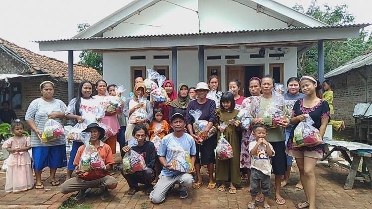 CuplikCom-PT-KPI-RU-VI-Bagikan-Paket-Sembako-Untuk-Warga-Sepanjang-Jalur-Pipa-Salamdarma-Hingga-Kilang-Balongan-08042024174326-IMG-20240408-WA0016.jpg