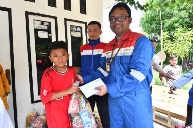CuplikCom-PT-KPI-Unit-VI-Balongan-Peduli-Anak-Yatim-dan-Dhuafa,-Salurkan-Santunan-Rp-100-Juta-11122023102740-IMG-20231211-WA0003.jpg