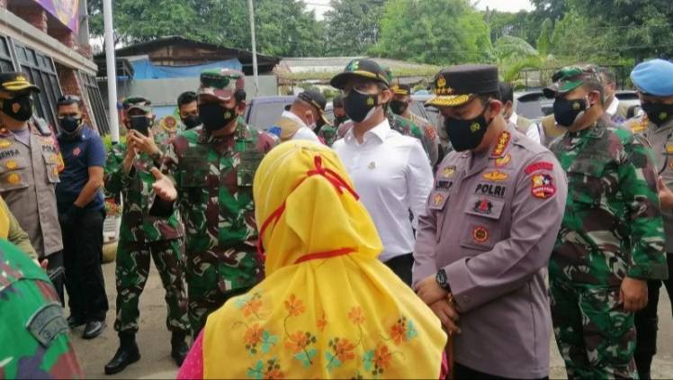 Panglima TNI-Kapolri Hingga Menkes Tinjau Posko PPKM Mikro di Duren Sawit dan Jagakarsa CuplikCom-Panglima-TNI-Kapolri-Hingga-Menkes-Tinjau-Posko-PPKM-Mikro-di-Jaksel-24062021170028-20210624_165350.jpg