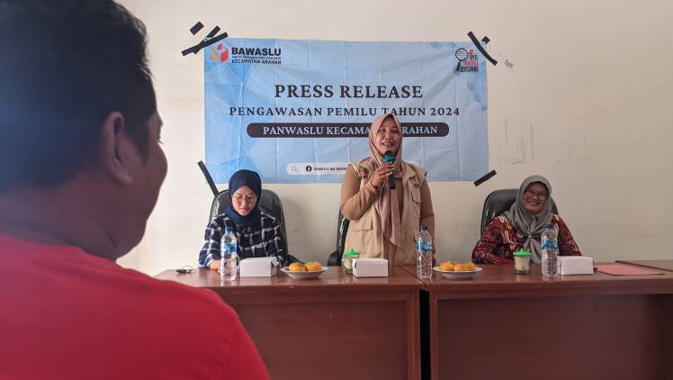 CuplikCom-Panwaslu-Kecamatan-Arahan-Sampaikan-Hasil-Pengawasan-Logistik-Pemilu-01022024105337-PXL_20240201_102811962.jpg