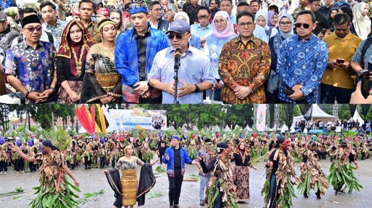 Pawai Budaya Lampung Selatan Pecahkan Rekor, Libatkan 6.573 Peserta CuplikCom-Pawai-Budaya-HUT-ke-69-Lampung-Selatan-Pecahkan-Rekor-Peserta,-Hadirkan-6573-Penampil-16112025150247-FunPic_20251116_150114547.jpg