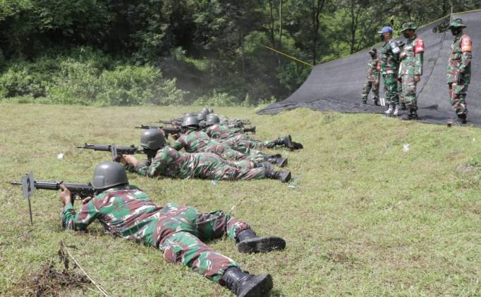 CuplikCom-Pelihara-Kemampuan-dan-Profesionalisme,-Prajurit-Kodim-0616Indramayu-Rutin-Latihan-Tembak-02122021231010-IMG_20211202_230725.jpg