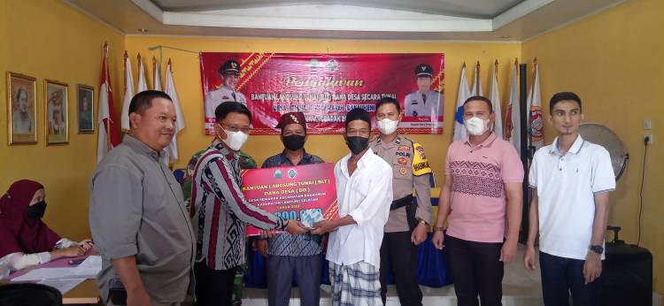 Pemdes Semanak Lamsel Bagikan BLT DD Tahap Pertama Untuk 89 KPM CuplikCom-Pemdes-Semanak-Lamsel-Bagikan-BLT-DD-Tahap-Pertama-Kepada-89-KPM-08042022200632-IMG20220408135511.jpg