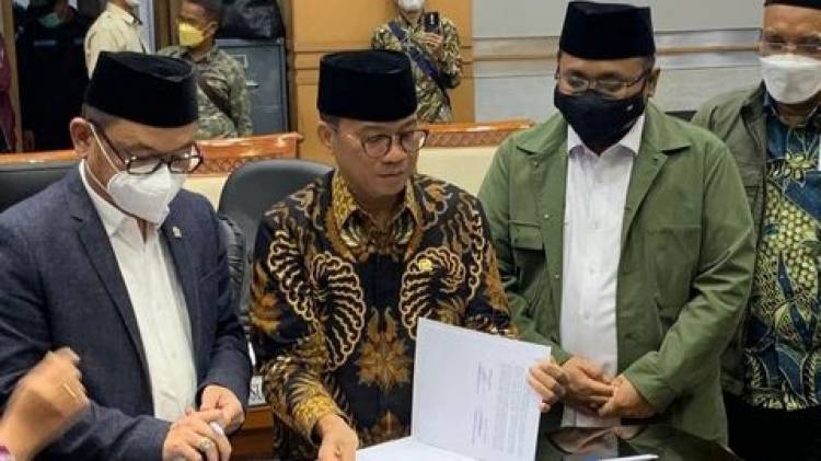 CuplikCom-Pemerintah-DPR-Sepakat-Biaya-Haji-2022-Rp-398-Juta-13042022214823-kemenag-dan-komisi-viii-dpr-sepakat-biaya-penyelenggaraan-ibadah-haji-sebesar-rp-398-juta-eva-safitridetikcom_43.jpeg