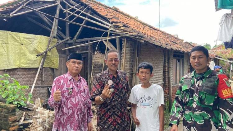 CuplikCom-Pemkab-Indramayu-Gercep,-Pasangan-Disabilitas-Miskin-Ini-Segera-Diberi-Bantuan-02032023205846-IMG-20230302-WA0042.jpg