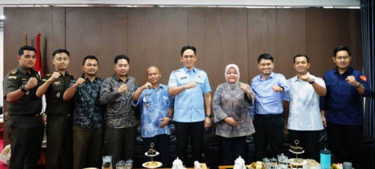 CuplikCom-Pemkab-dan-Kejari-Lampung-Selatan-Sepakat-Perkuat-Edukasi-Hukum-Hingga-ke-Tingkat-Desa-08082025003314-IMG_20250808_003109.jpg