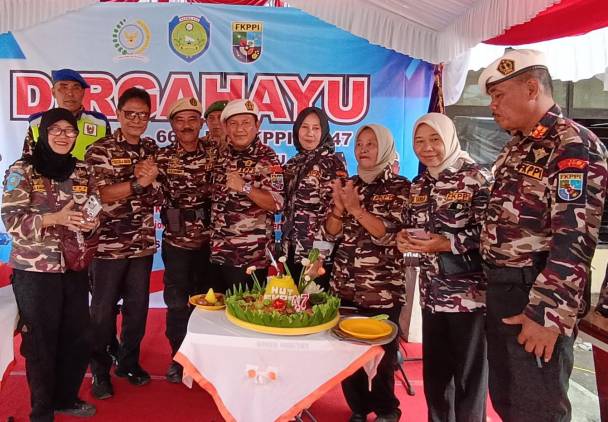 CuplikCom-Pengurus-Cabang-KB-FKPPI-Kabupaten-Indramayu-Gelar-Peringatan-HUT-Ke---47-Di-Gedung-Juang-13092025144635-IMG-20250913-WA0031.jpg