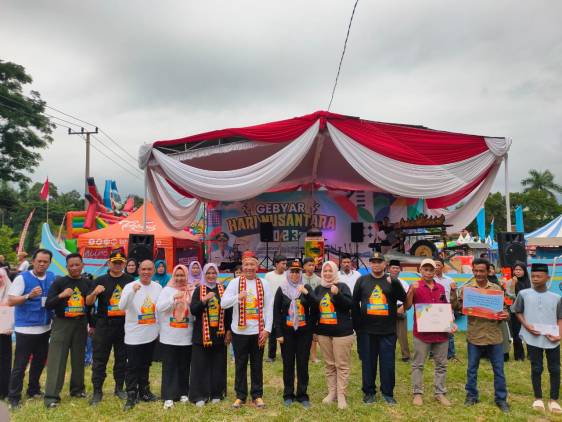 CuplikCom-Penjabat-Bupati-Tanggamus-Buka-Secara-Langsung-Gebyar-Hari-Nusantara-Tahun-2023-27122023201904-IMG-20231227-WA0031.jpg