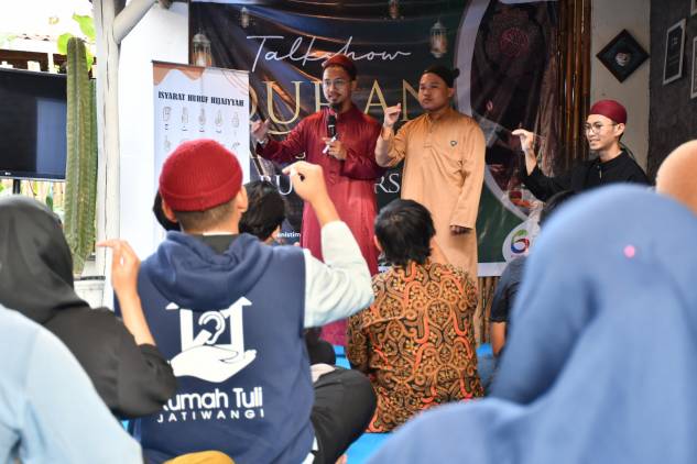 CuplikCom-Penyandang-Tunarungu-Belajar-Mengaji-Dengan-Bahasa-Isyarat,-RU-VI-Balongan-Datangkan-Mentor-dari-Rumah-Tuli-Majalengka-25032024114521-IMG-20240325-WA0002.jpg