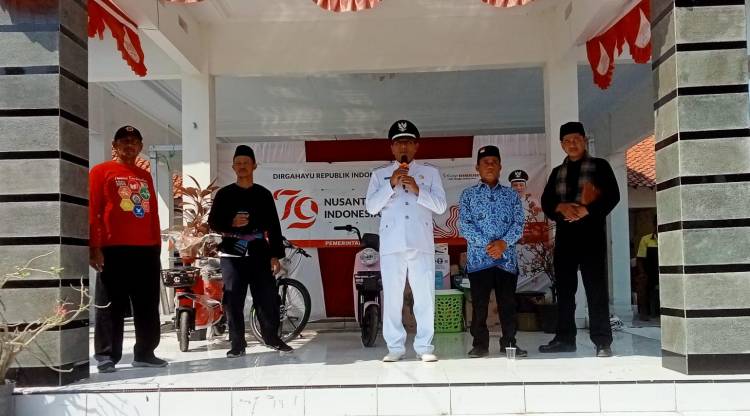 CuplikCom-Peringati-HUT-RI-Ke-79,-Pemdes-Jumbleng-Gelar-Upacara-Bendera-Dihalaman-Kantor-17082024123430-IMG-20240817-WA0000.jpg