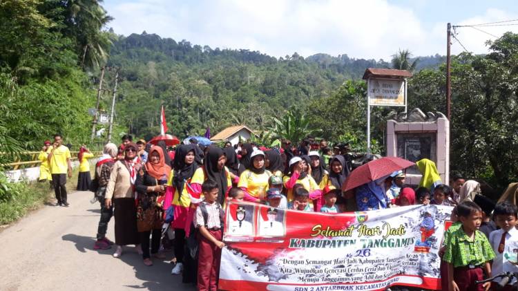 CuplikCom-Peringati-Hari-Jadi-ke-26-Tanggamus-Siswa-Siswi-Sekecamatan-Limau-Adakan-Karnaval-16032023173306-IMG-20230316-WA0147.jpg