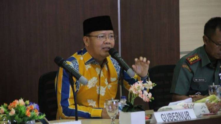CuplikCom-Petahana-Rohidin-Rosjonsyah-Daftar-Ke-KPU-Bengkulu-5-September-02092020123941-20200902_123730.jpg