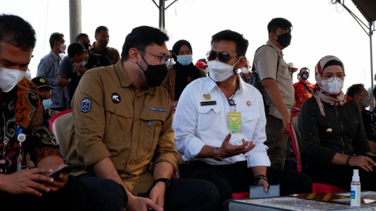 CuplikCom-Petani-Terima-Bantuan-Alsintan,-Ono-Surono-Harap-Pemerintah-Tak-Perlu-Impor-Beras-30042021201956-IMG-20210430-WA0017.jpg