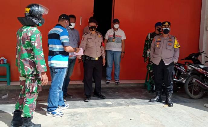 Petugas Gabungan Perketat Prokes di Wilayah Kabupaten Indramayu CuplikCom-Petugas-Gabungan-Perketat-Prokes-di-Wilayah-Kabupaten-Indramayu-11072021195420-IMG_20210711_194649.jpg