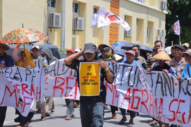 Polda Lampung Fasilitasi Aspirasi Petani Dalam Penyelesaian Sengketa Tanah CuplikCom-Polda-Lampung-Fasilitasi-Aspirasi-Petani-Dalam-Penyelesaian-Sengketa-Tanah-18102024004311-IMG-20241017-WA0052.jpg