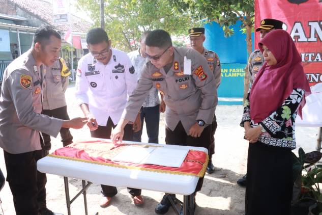 CuplikCom-Polda-Lampung-dan-Ptpn-7-Serahkan-Sarana-Air-Bersih-Untuk-Warga-Perum-Puri-Sejahtera-Hajimena-25082023134524-IMG-20230825-WA0040.jpg