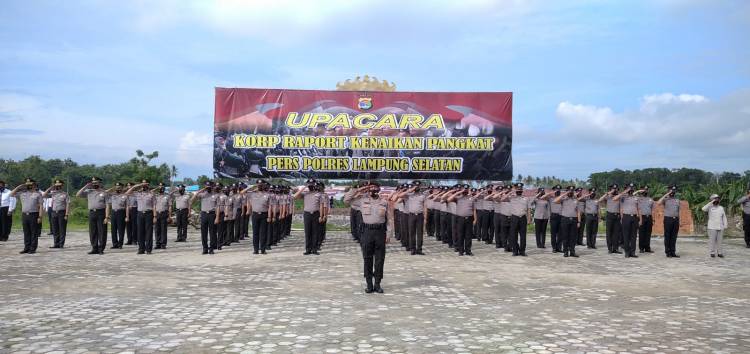 Polres Lamsel Gelar Upacara Korp Raport Kenaikan Pangkat Personil Di Lapangan Mapolres CuplikCom-Polres-Lamsel-Gelar-Upacara-Korp-Raport-Kenaikan-Pangkat-Personil-Di-Lapangan-Mapolres-04012021113721-IMG-20210104-WA0063.jpg