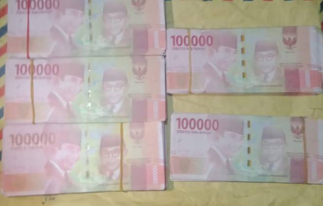 CuplikCom-Polres-Tanggamus-Ungkap-Peredaran-50-Juta-Uang-Palsu-Dua-Tersangka-DiTangkap,-Empat-Lainnya-DPO-01062022223224-IMG-20220601-WA0079.jpg