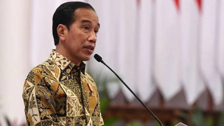 CuplikCom-Presiden-Jokowi-Teken-Aturan-Distribusi-dan-Harga-Premium-03012022161132-WhatsApp-Image-2021-11-29-at-16.08.00.jpg.webp