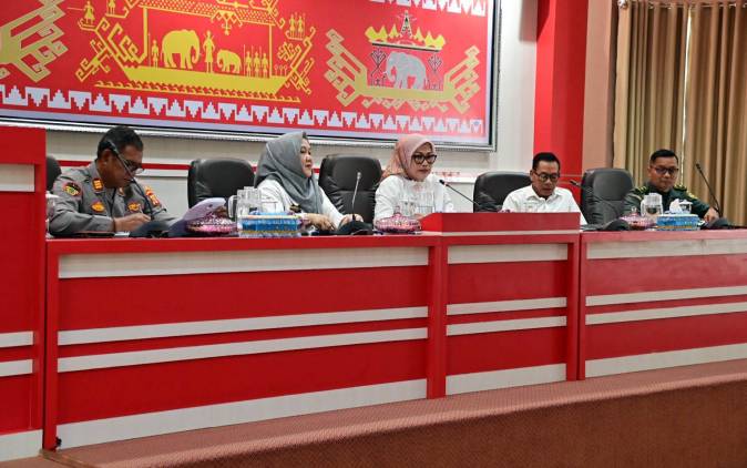CuplikCom-Rakor-ABRI,-Pemkab-Polres-Kodim-0421-Bakal-Gelar-Program-Jumat-Bersih-di-17-Kecamatan-14052025162327-download.jpeg