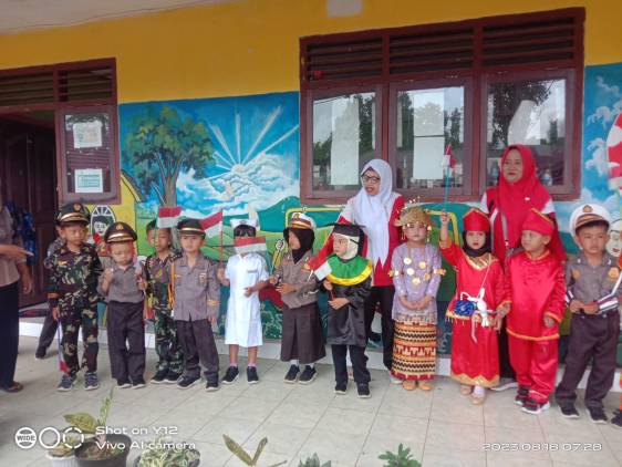 CuplikCom-Ratusan-Peserta-Karnaval-Tingkat-PAUD-TK-SD-dan-SMP-Meriahkan-Perayaan-HUT-RI-Ke-78-18082023141910-IMG-20230818-WA0004.jpg