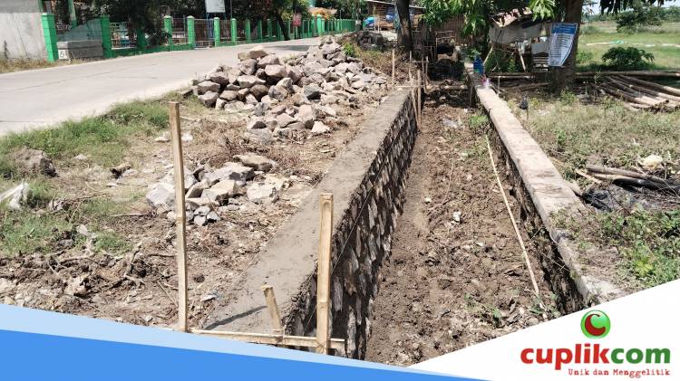 CuplikCom-Rehabilitasi-Irigasi-Gabuswetan-Indramayu-Tingkatkan-PAD-dan-Antisipasi-Banjir-27112025141913-Rehabilitasi_Irigasi_Gabuswetan_Indramayu_Tingkatkan_PAD_dan_Antisipasi_Banjir.jpg